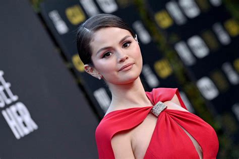 selena gomez 2023 boobs|Selena Gomez Wore Nothing But a Plunging Red Bra in a Set of。